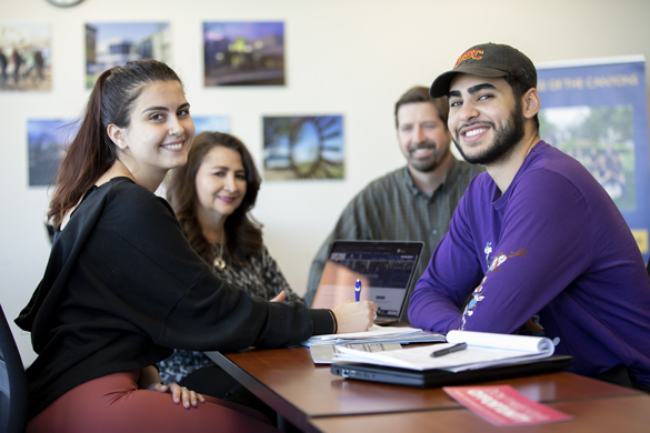 Counseling workshop with students. - 