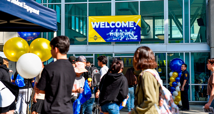 Students gather outside the Student Center during a previous Welcome Day.